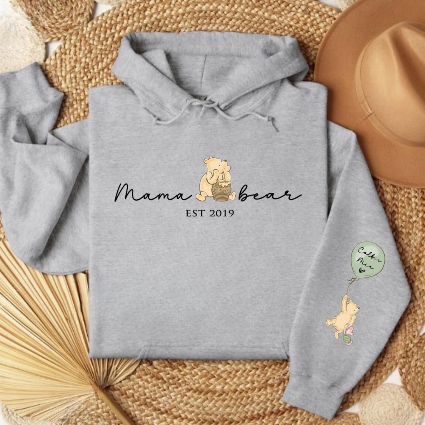 Mama Bear Sweatshirt hoodie. Gepersonaliseerde Mum Hoodie met kindernamen. Sweatshirt cadeau voor Mum. Mama Bear top.