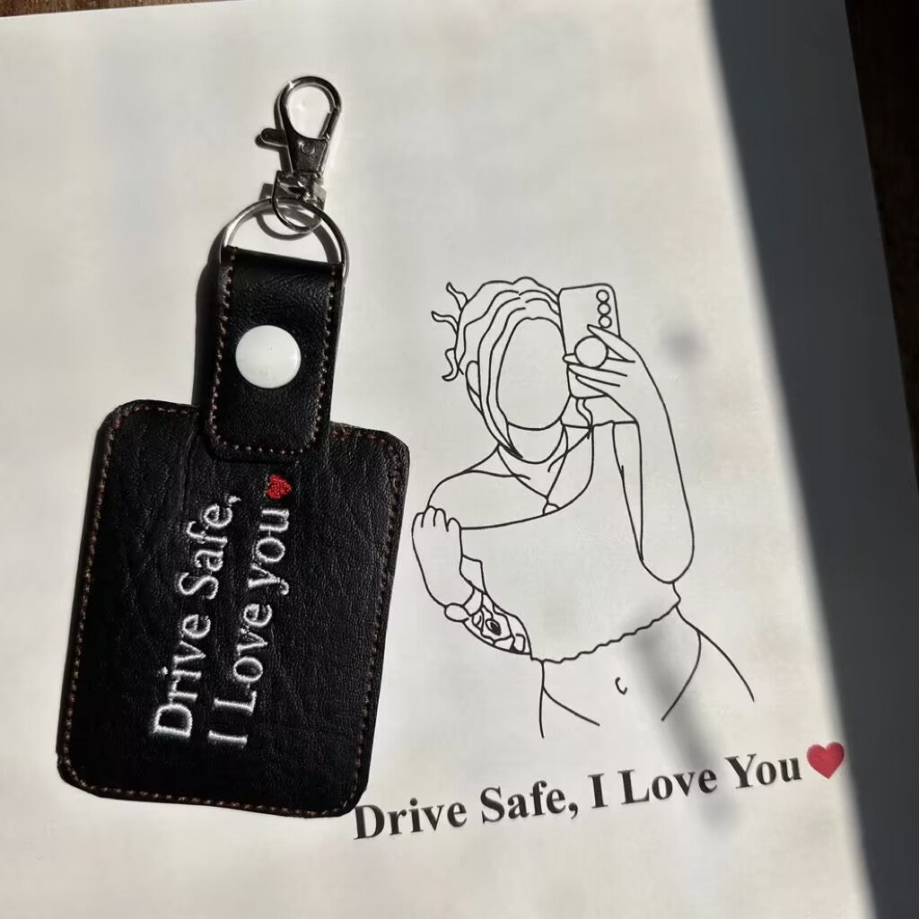 Sleutelhanger Met Aangepaste Lijnborduurwerk - Gepersonaliseerd Portret, Uniek Geborduurd Cadeau, Aangepaste Sleutelhanger Voor Elke Gelegenheid