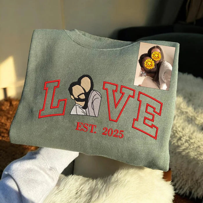 Geborduurde Hoodie Op Maat Met Portret Van Een Koppel en Jubileumdatum