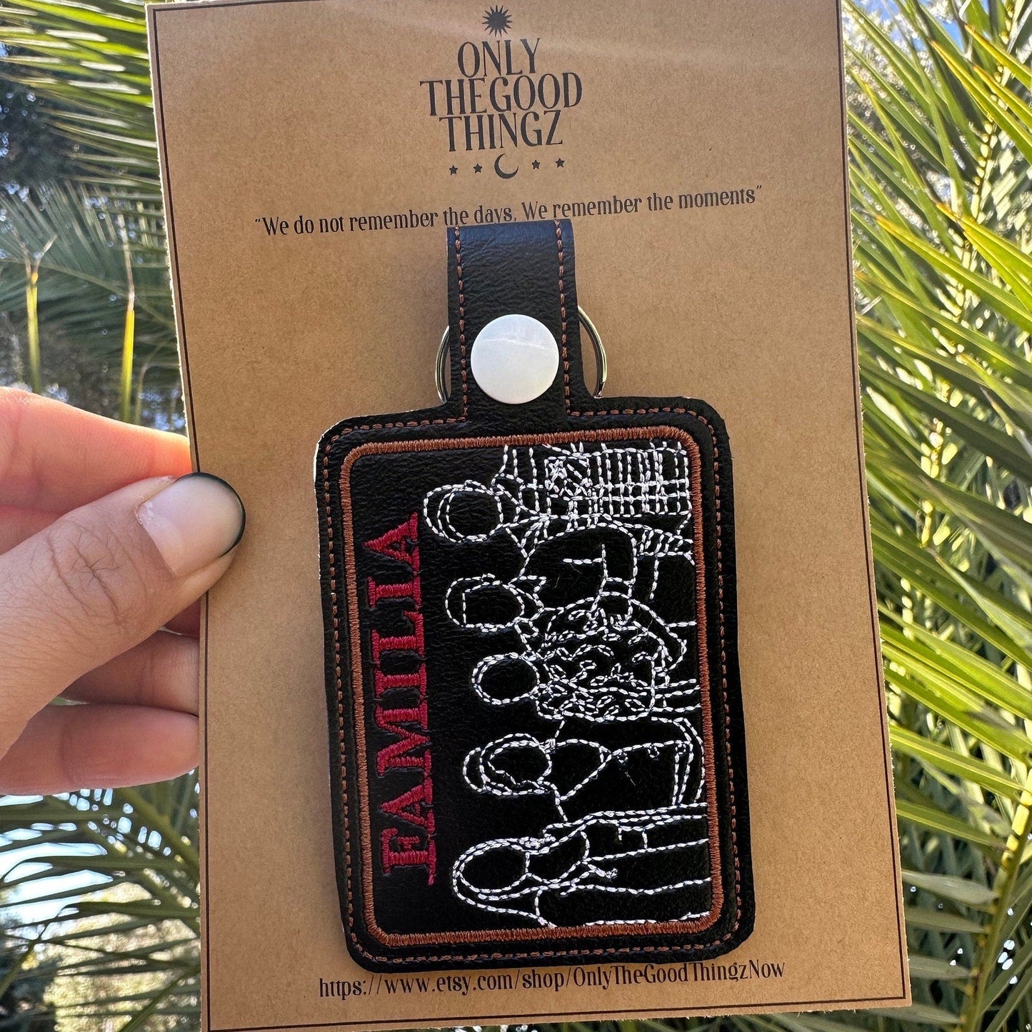 Sleutelhanger Met Aangepaste Lijnborduurwerk - Gepersonaliseerd Portret, Uniek Geborduurd Cadeau, Aangepaste Sleutelhanger Voor Elke Gelegenheid