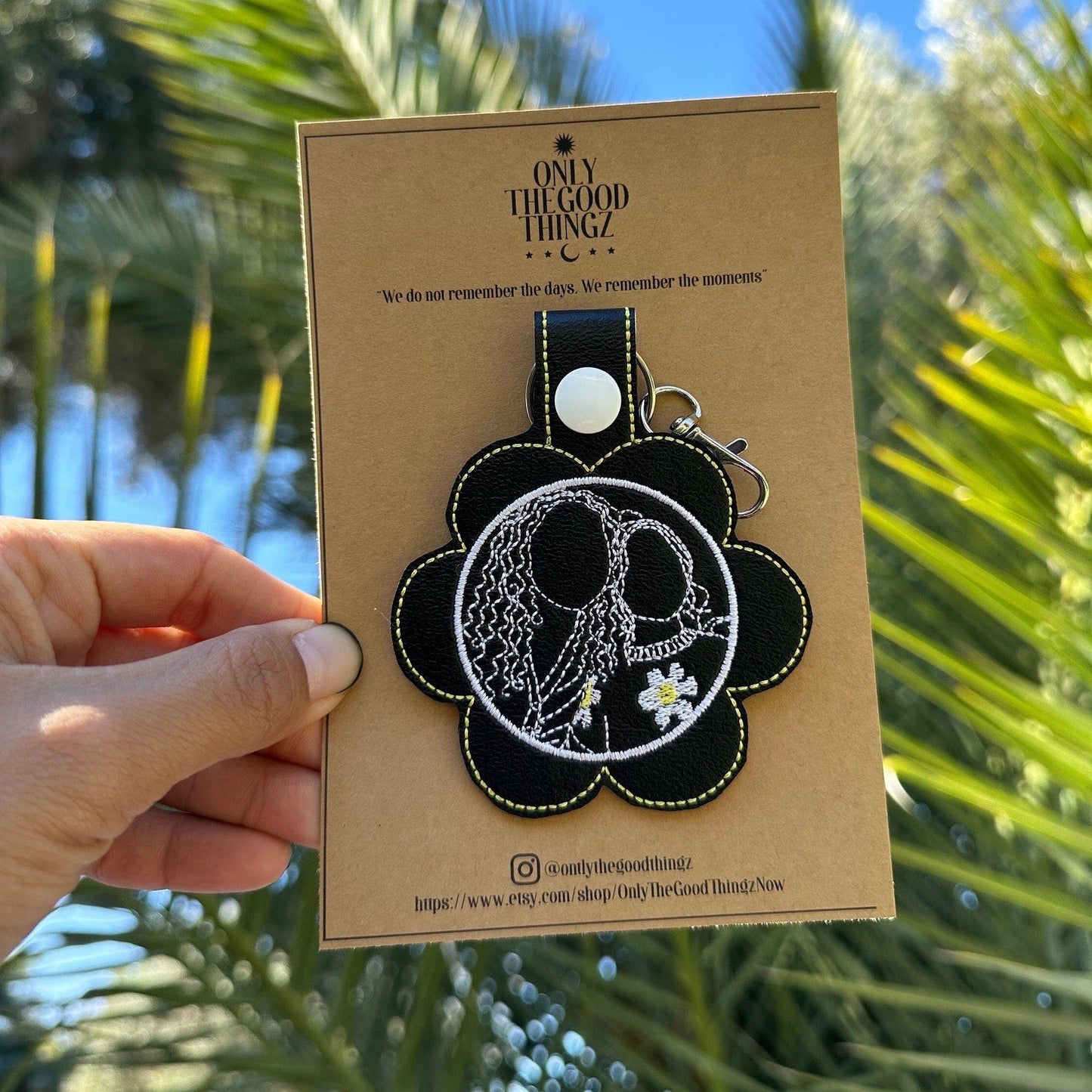 Sleutelhanger Met Aangepaste Lijnborduurwerk - Gepersonaliseerd Portret, Uniek Geborduurd Cadeau, Aangepaste Sleutelhanger Voor Elke Gelegenheid