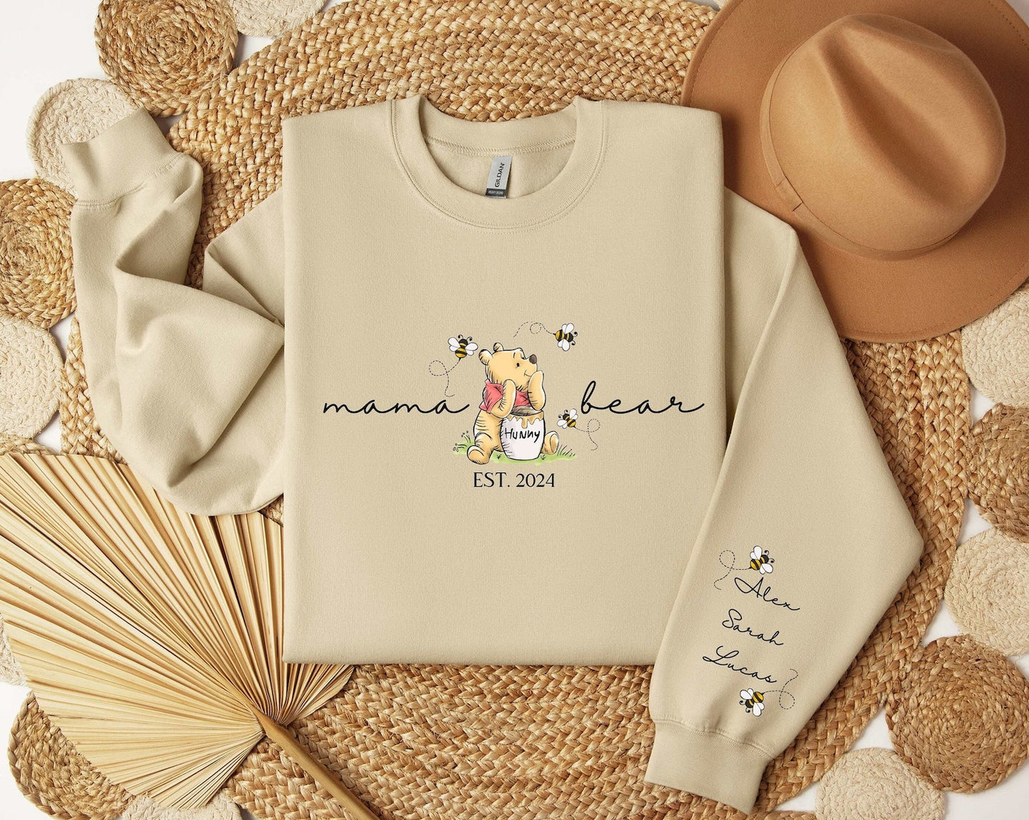 Aangepaste Mama Bear Sweatshirt, Mama Est met kindernaam op mouw Sweatshirt, gepersonaliseerde moeder Sweatshirt, aangepast Moederdagcadeau, nieuw moeder T-shirt