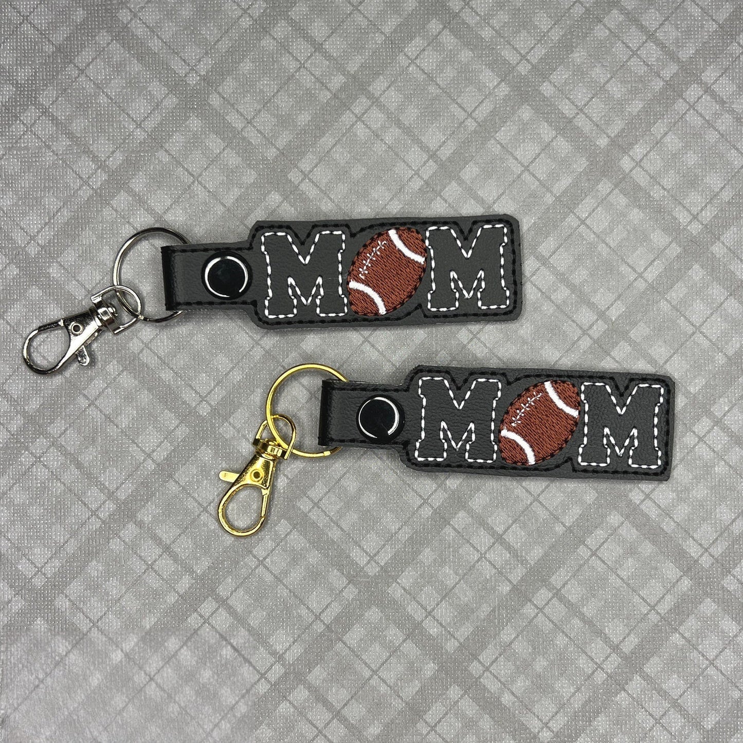 Handgemaakte Geborduurde Sleutelhanger Voor Voetbalmoeders - Team Spirit-Accessoire Cadeau Voor Moeders