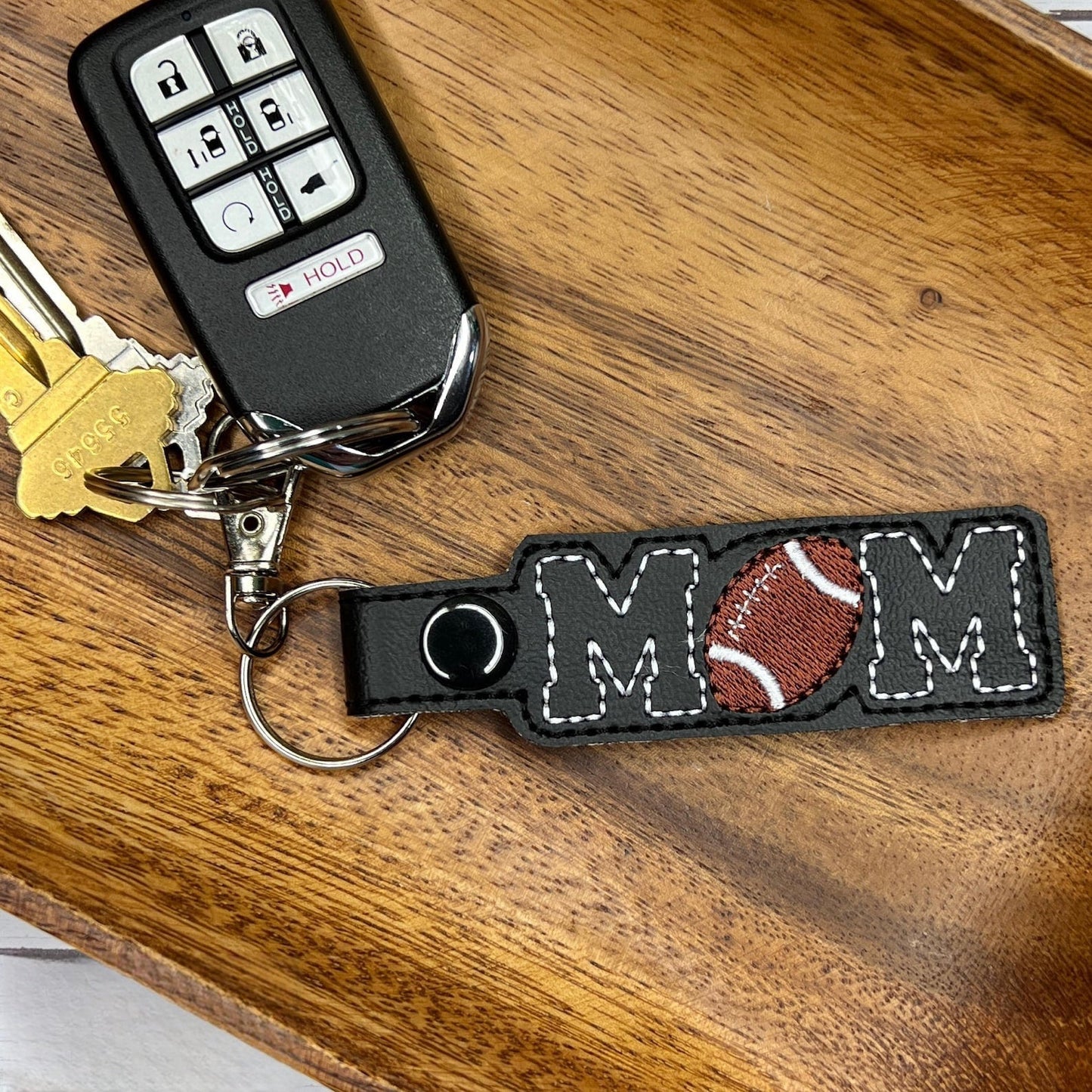 Handgemaakte Geborduurde Sleutelhanger Voor Voetbalmoeders - Team Spirit-Accessoire Cadeau Voor Moeders