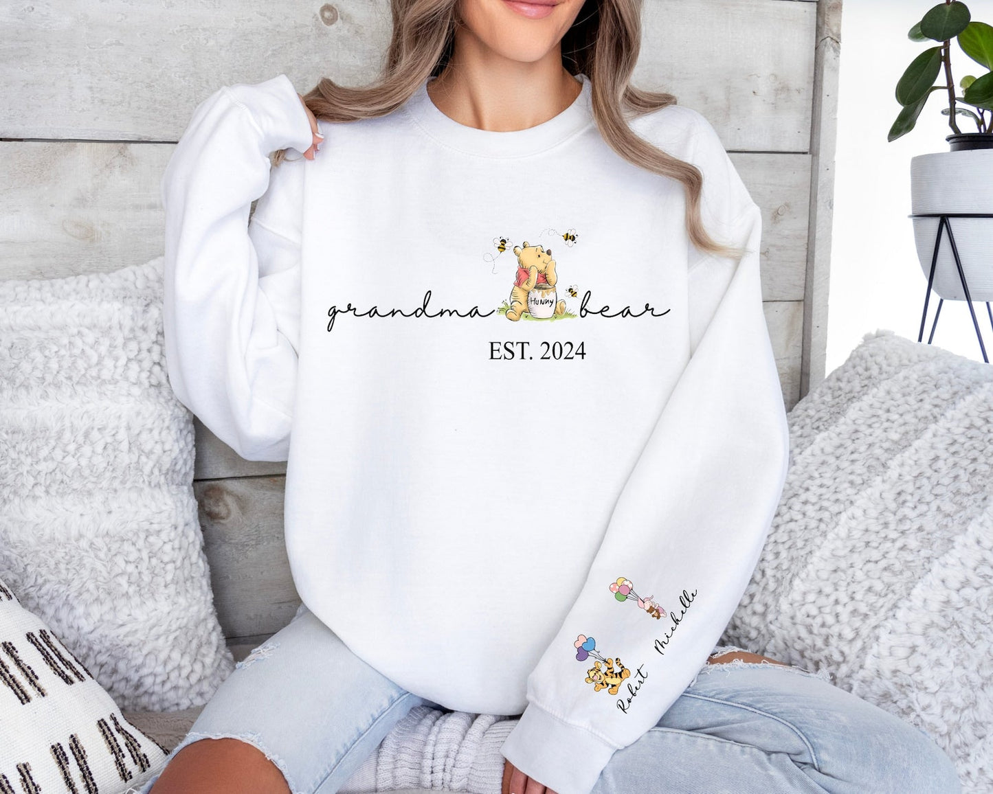 Aangepaste oma beer sweatshirt en hoodie, oma Est met kleinkinderen naam op mouw sweatshirt, oma mama Mimi sweatshirt, cadeaus oma