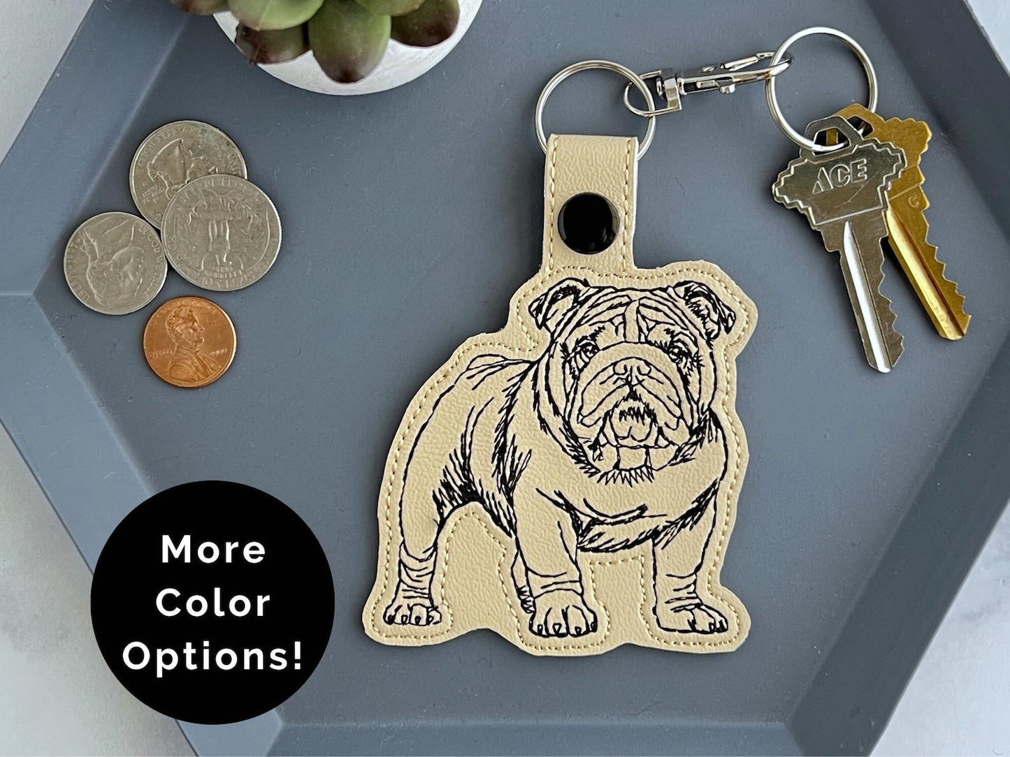 Op Maat Gemaakte Geborduurde Engelse Bulldog Portret Sleutelhanger - Schets Stijl Sleutelhanger Of Tas Bedel, Meerdere Kleur Opties, Perfect Cadeau Voor Hondenliefhebbers