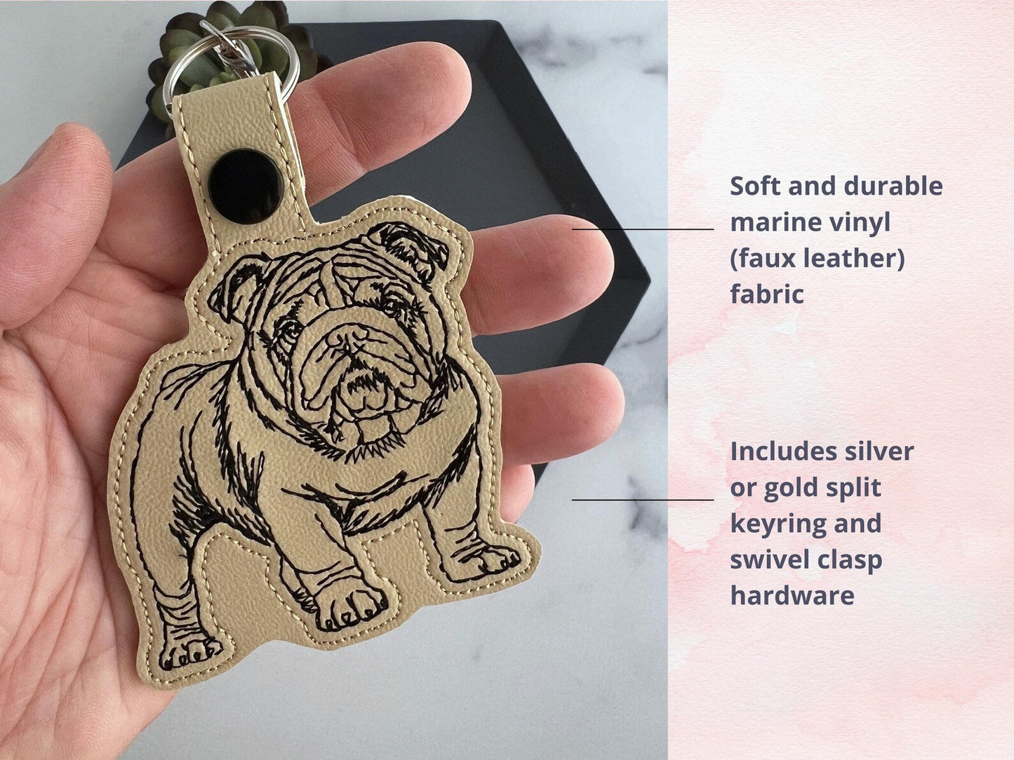 Op Maat Gemaakte Geborduurde Engelse Bulldog Portret Sleutelhanger - Schets Stijl Sleutelhanger Of Tas Bedel, Meerdere Kleur Opties, Perfect Cadeau Voor Hondenliefhebbers