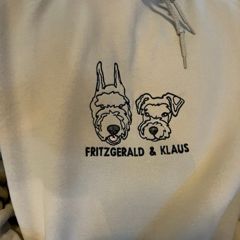 Gepersonaliseerd Sweatshirt Met Geborduurd Huisdier In Het Midden