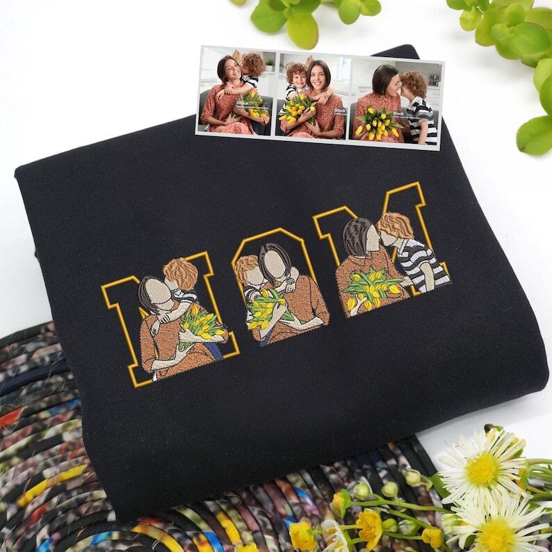 "Beste Moeder Ooit" - Gepersonaliseerd portret sweatshirt - Cadeau met geborduurde fotoschets
