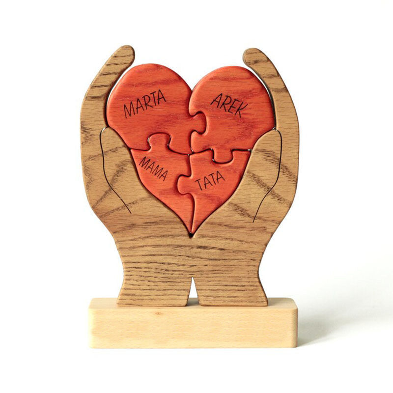 Gepersonaliseerde hartvormige houten puzzel met aangepaste familienamen, warm cadeau