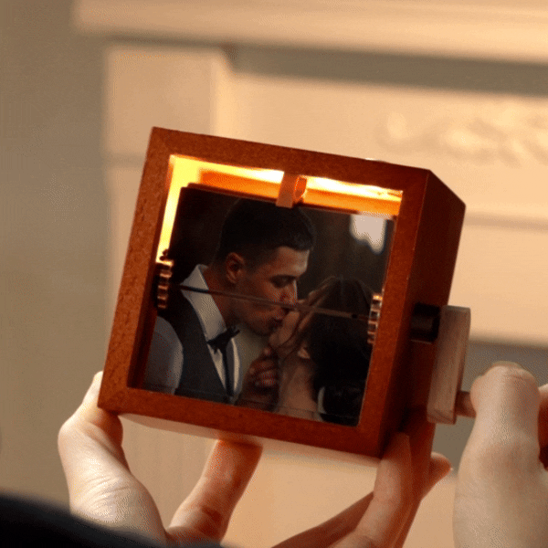 Maak van je liefdesverhaal een op maat gemaakte video met een handgeklapt flipboek, een uniek huwelijkscadeau