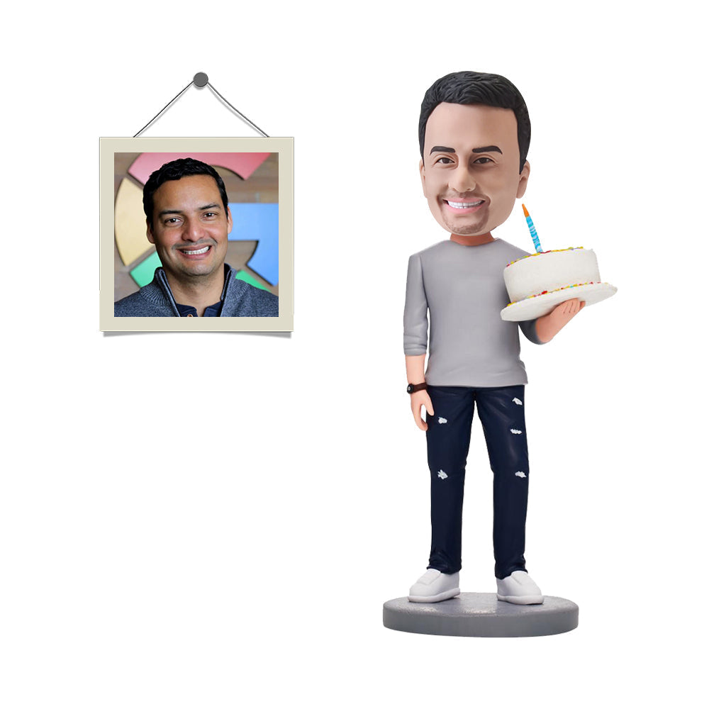 Aangepaste bobblehead, gepersonaliseerde bobblehead man met verjaardagstaart