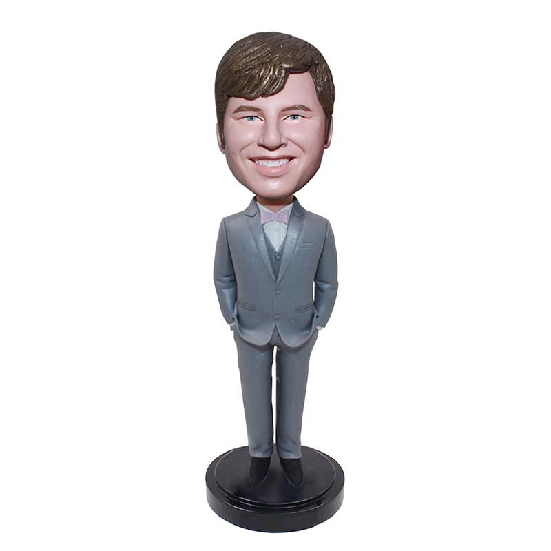 Bruidsjonkers bobbleheads met vlinderdas, pak, bobblehead