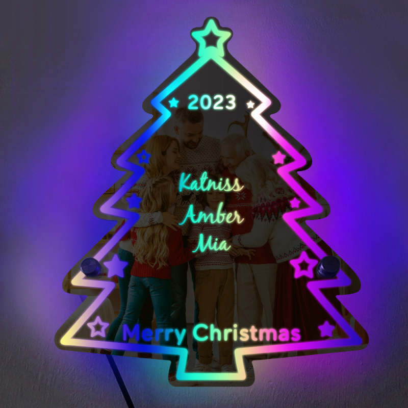 Gepersonaliseerde familienaam kerstboom spiegellicht neonbord met LED-verlichting, aangepaste tekst, veelkleurige gloed, wanddecoratie