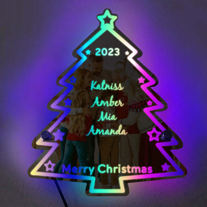 Gepersonaliseerde familienaam kerstboom spiegellicht neonbord met LED-verlichting, aangepaste tekst, veelkleurige gloed, wanddecoratie