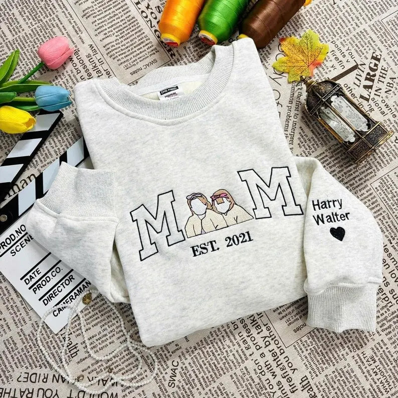 Familieportret hoodie met kindernamen en geboortedatum gepersonaliseerde sweater voor moeders