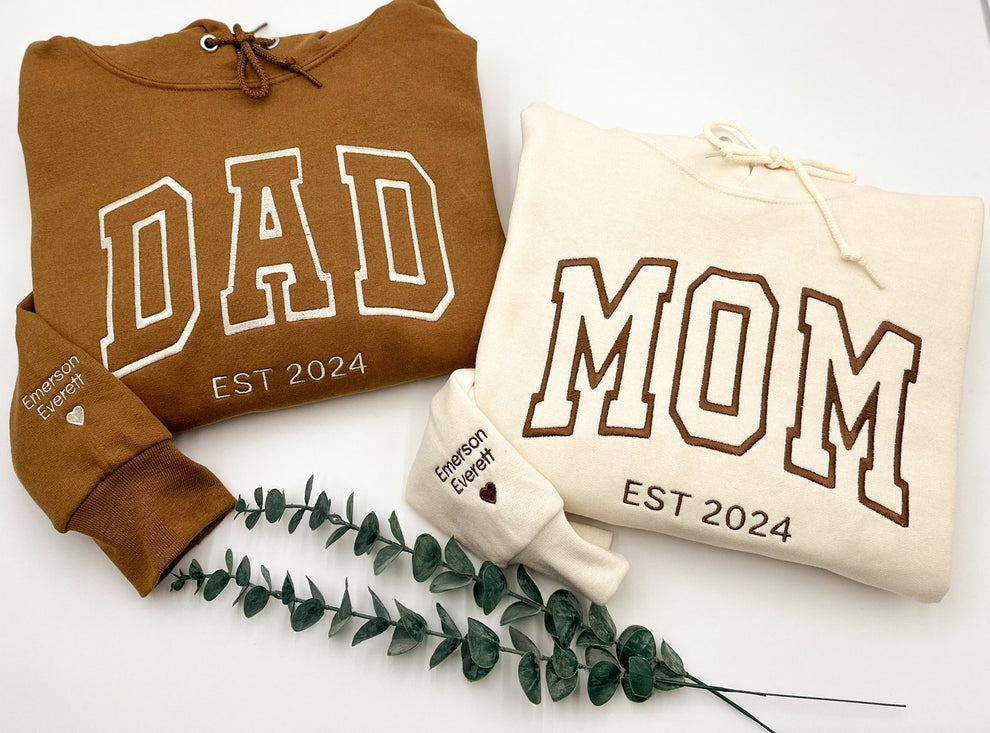 Dad Mom Geborduurd Sweatshirt Of Hoodie, Naam Op De Mouw Met Hart, Dada Mama Ronde Hals, Cadeau Voor Papa Mama, Nieuwe Papa Mama, Daddy Est Jaar