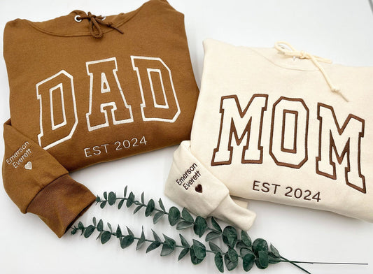 Dad Mom Geborduurd Sweatshirt Of Hoodie, Naam Op De Mouw Met Hart, Dada Mama Ronde Hals, Cadeau Voor Papa Mama, Nieuwe Papa Mama, Daddy Est Jaar