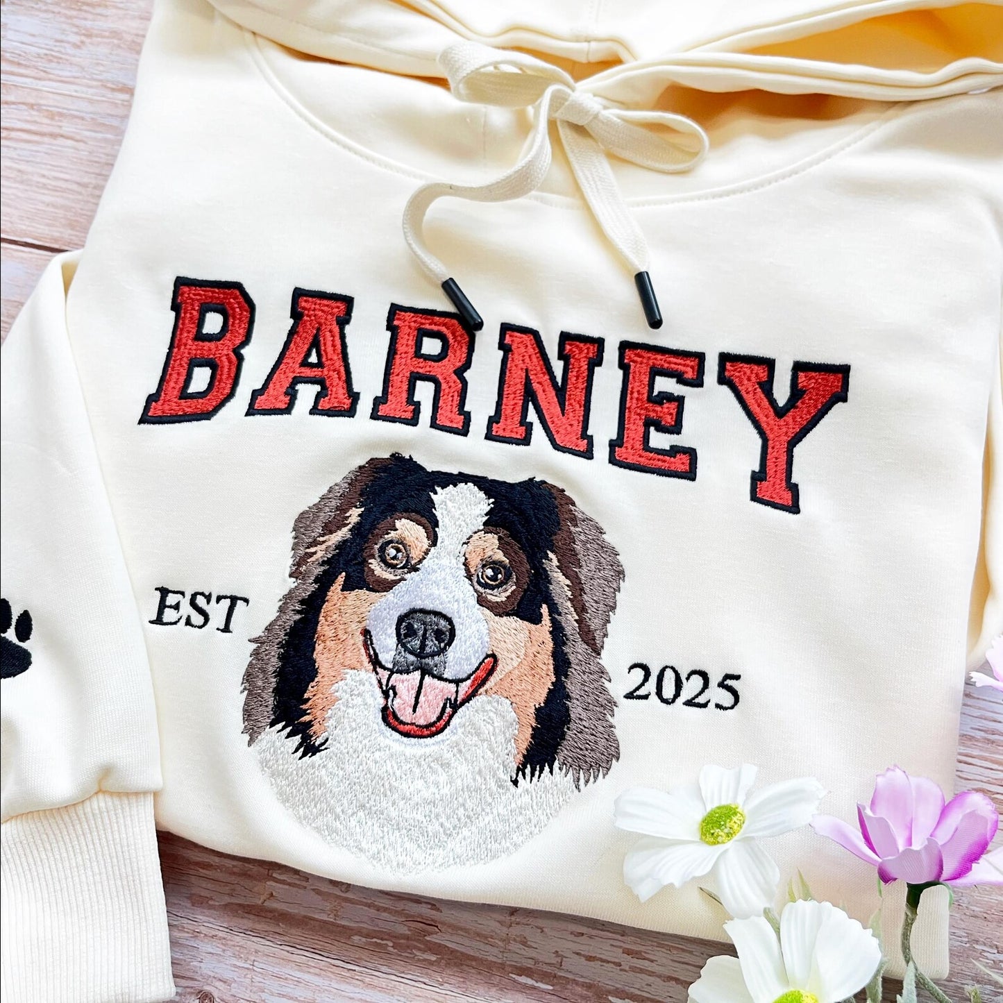 Hoodie met hondenkop van je foto – geborduurde naam en varsity-stijl ontwerp
