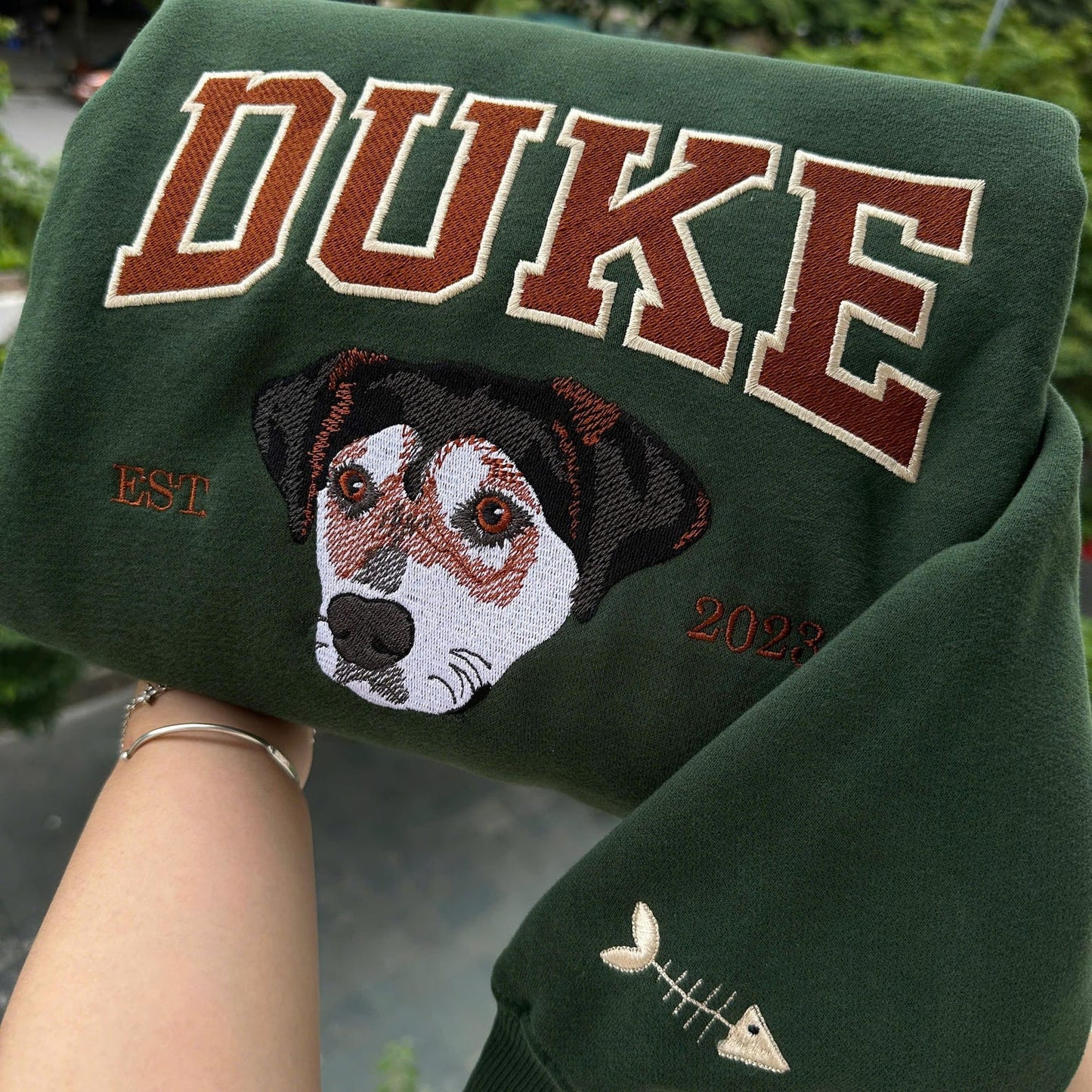 Gepersonaliseerde hoodie met geborduurd huisdierportret – uniek cadeau voor hondenliefhebbers