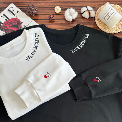 Individuele bestickering van een paar sweatshirts met een luchtige pasvorm en een datum
