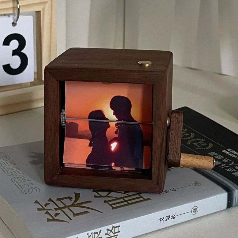 Gepersonaliseerde flipboekanimatiemachine - handmatig bedienbaar fotolijstje met led-licht, creatief cadeau voor een bruiloft